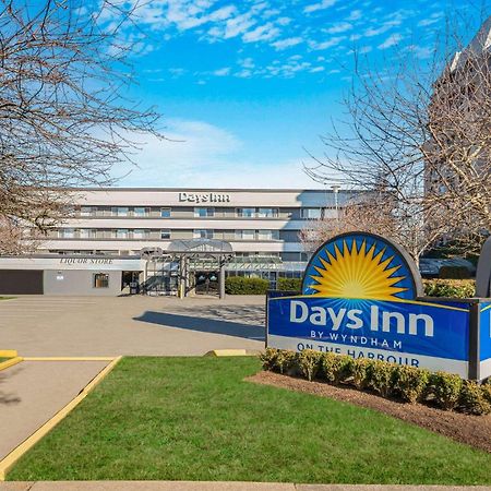 Days Inn By Wyndham Victoria On The Harbour Bagian luar foto