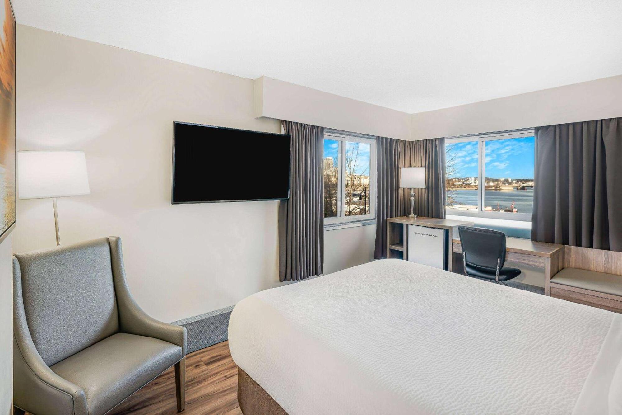 Days Inn By Wyndham Victoria On The Harbour Bagian luar foto