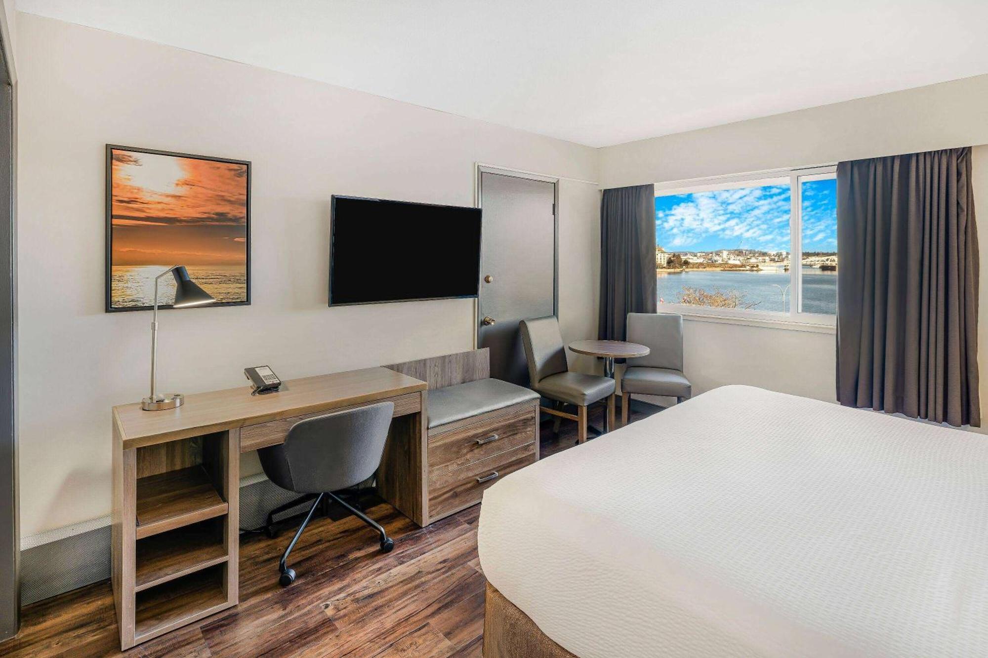 Days Inn By Wyndham Victoria On The Harbour Bagian luar foto