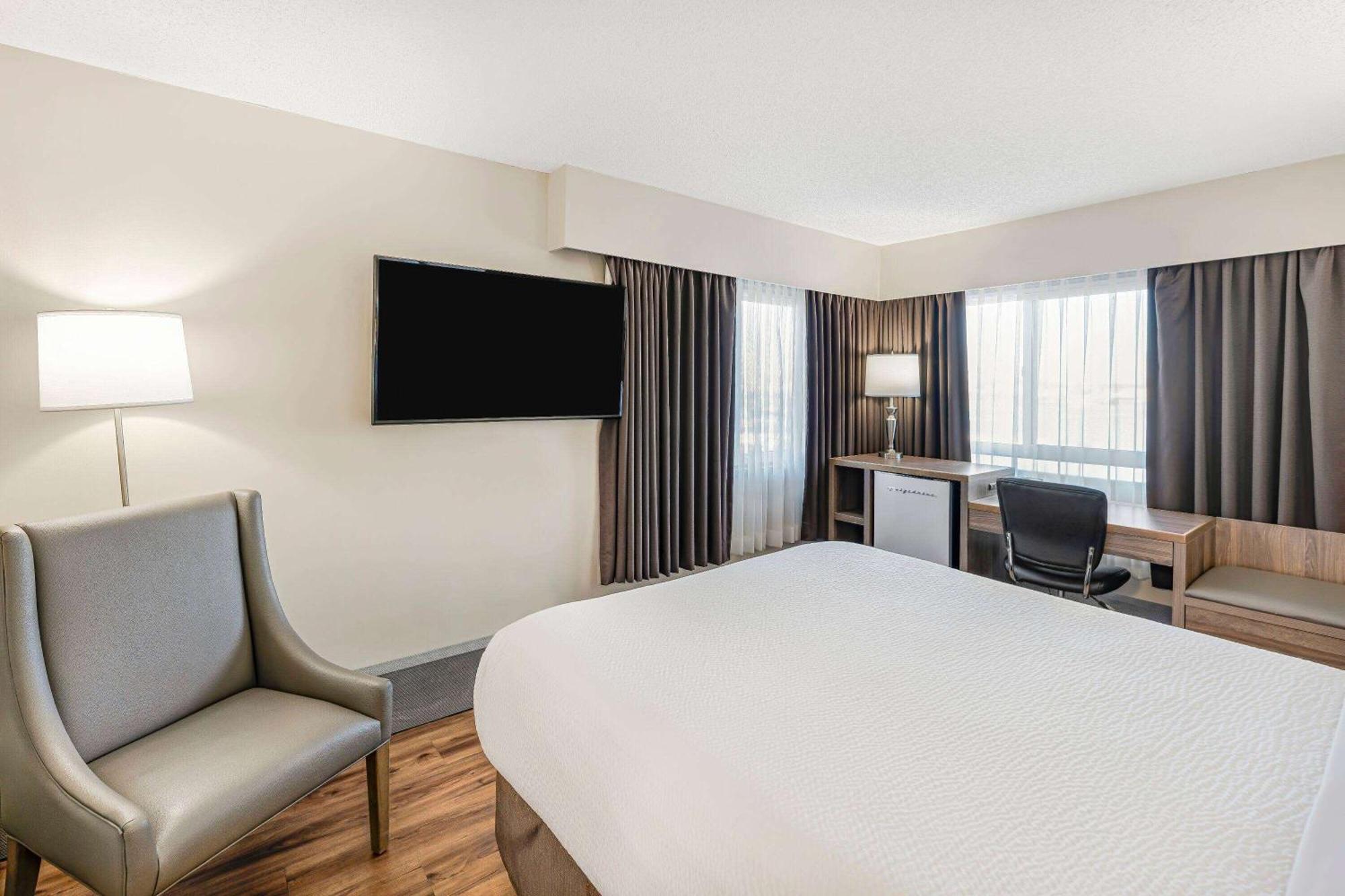 Days Inn By Wyndham Victoria On The Harbour Bagian luar foto