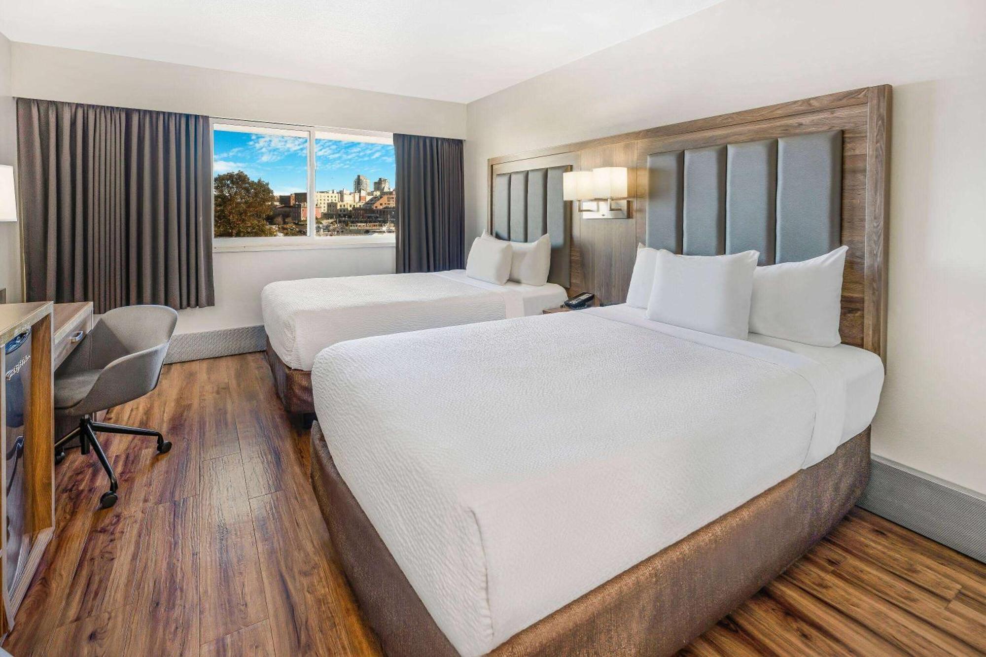 Days Inn By Wyndham Victoria On The Harbour Bagian luar foto