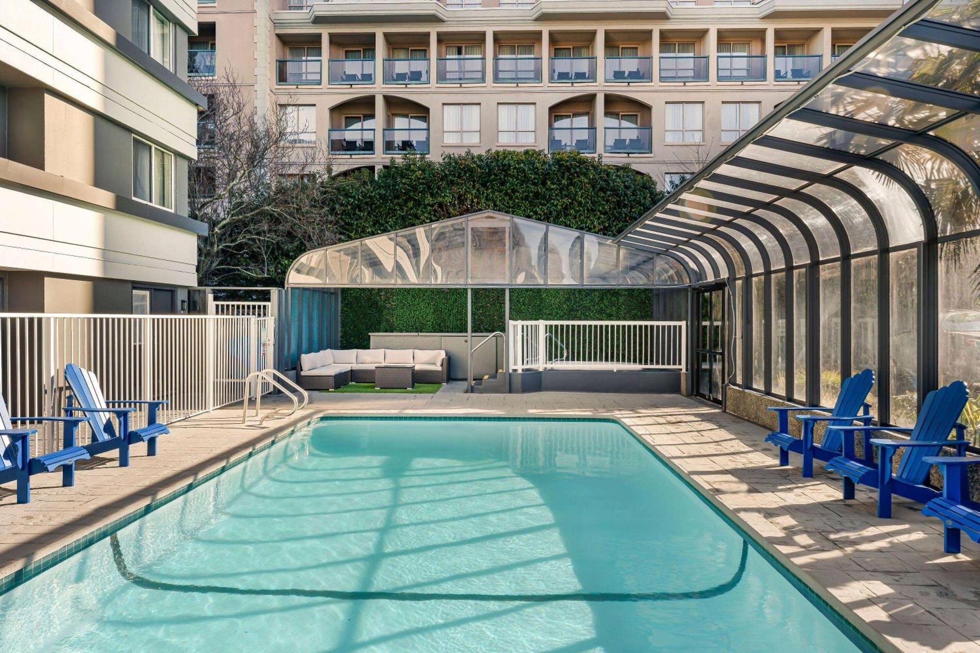 Days Inn By Wyndham Victoria On The Harbour Bagian luar foto