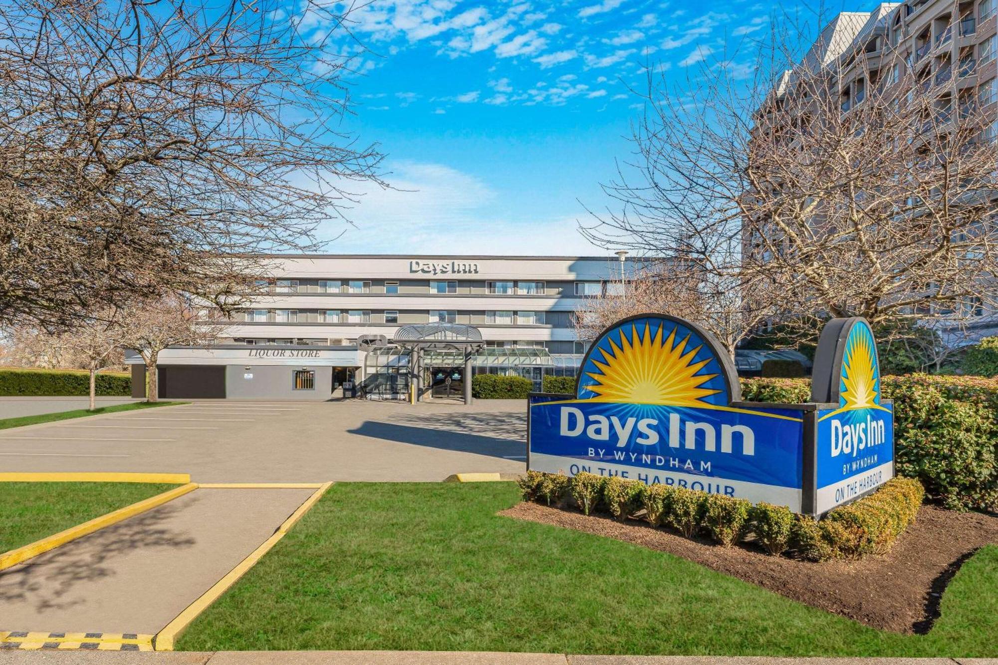 Days Inn By Wyndham Victoria On The Harbour Bagian luar foto
